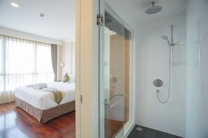 Superior Room, 1 Bedroom | Bathroom | Shower, rainfall showerhead, free toiletries, bathrobes - GM Serviced Apartment (Bangkok)
