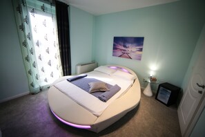 Family Double Room, 1 Bedroom, Private Bathroom | Premium bedding, individually decorated, individually furnished, desk - Notte Stellata (Savigliano)