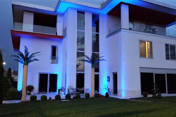 Façade de lâhĂ©bergement - soirĂ©e/nuit