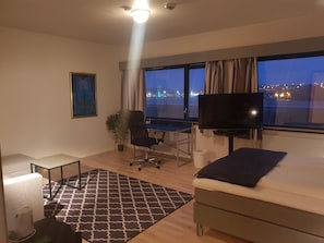Premium bedding, minibar, desk, iron/ironing board - Vardø Hotel (Vardø)