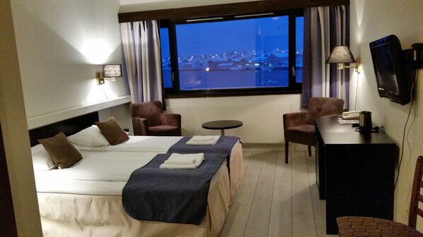 Double Room | Premium bedding, minibar, desk, iron/ironing board - Vardø Hotel (Vardø)