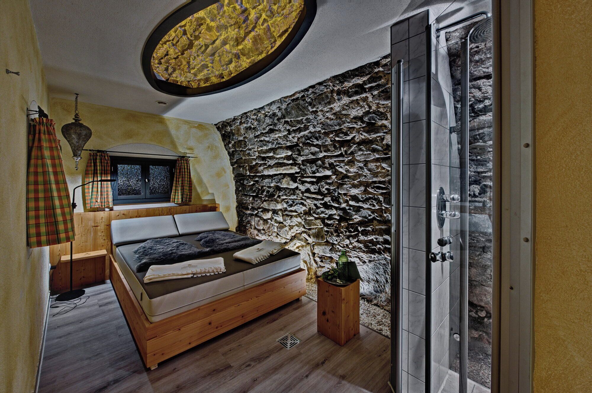 Sauna, Dampfbad, Körperbehandlungen, Aromatherapie, Warmsteinmassagen