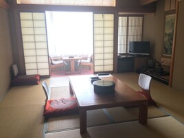 Japanese style room 10 tatami mats | In-room safe, desk, blackout drapes, free WiFi