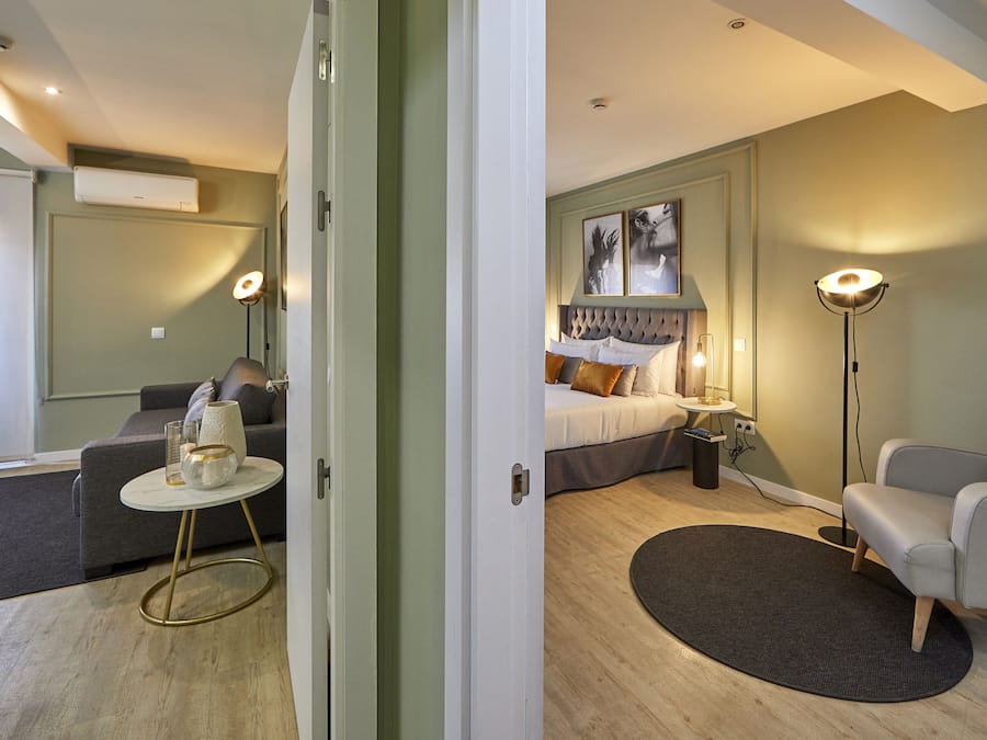 Suite, 1 Bedroom, Balcony | Langsir/tirai gelap terus, katil bayi/kot (percuma), Wi-fi percuma