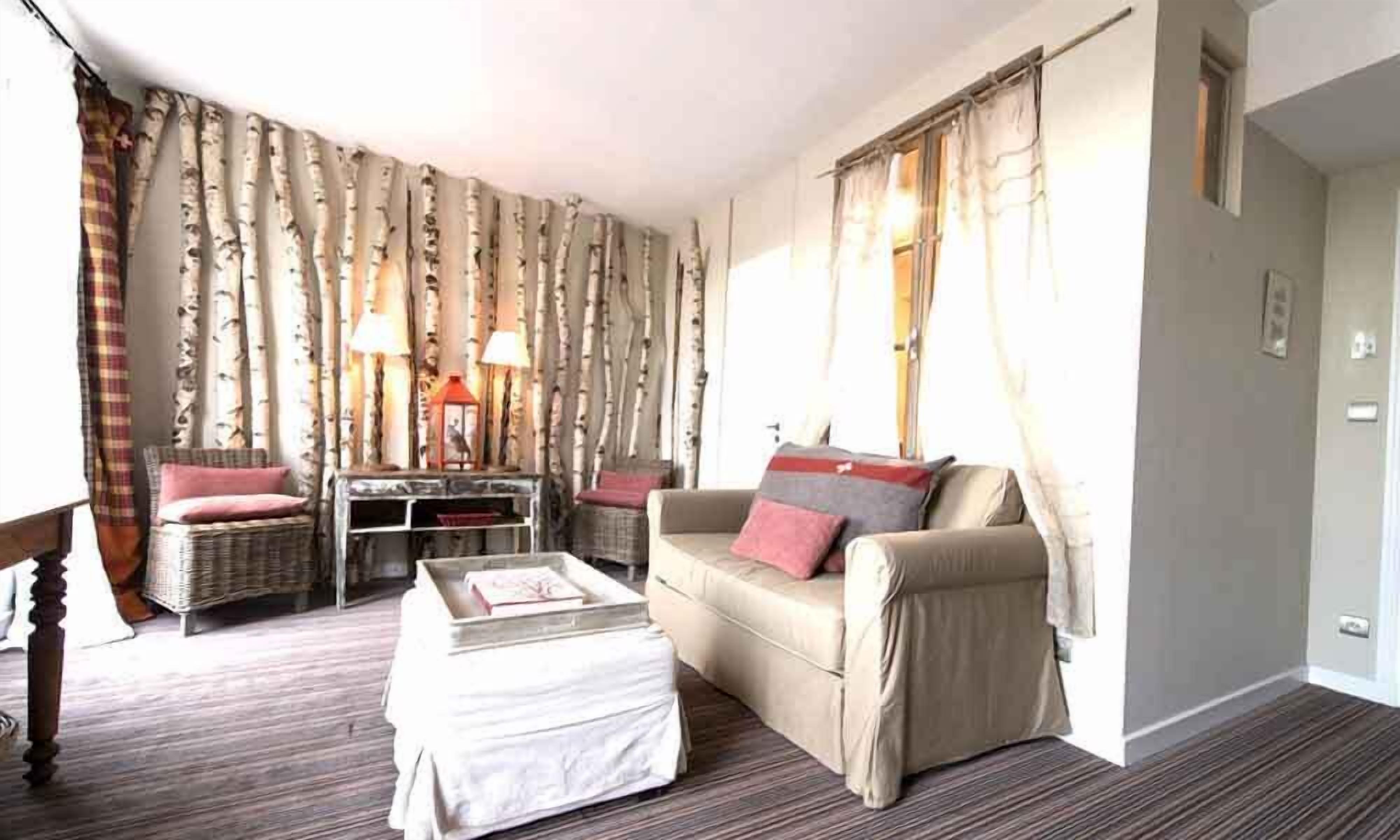 family suite | living area | 60-cm flat-screen tv with cable channels, tv