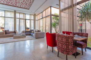 2 restaurants, breakfast, lunch served; local and international cuisine 