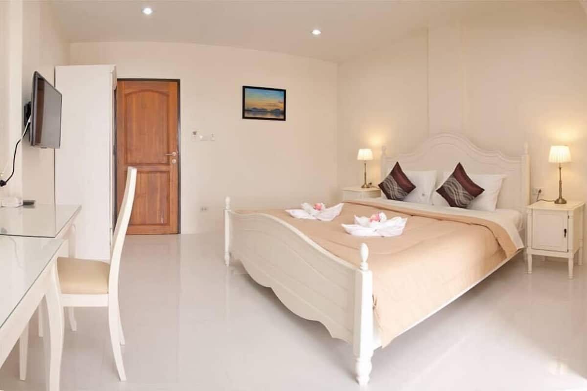 Junior suite vintage room | 1 bedroom, desk, free WiFi