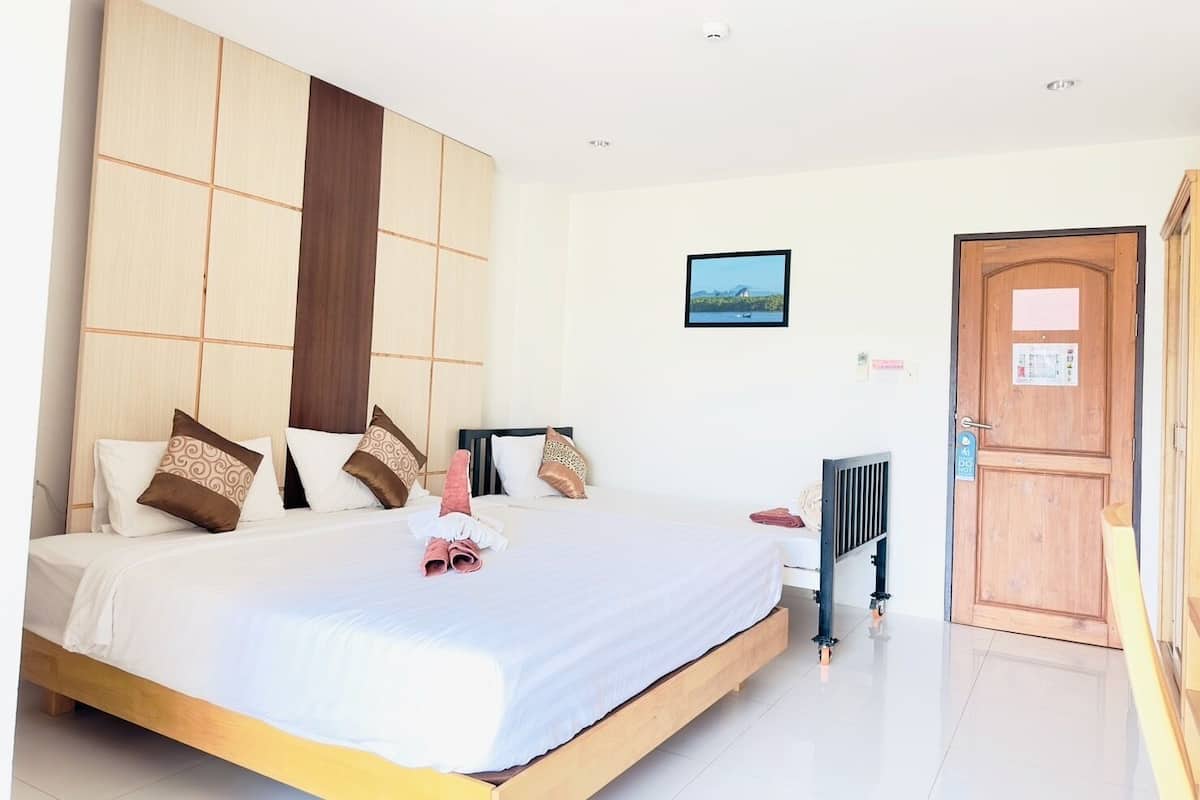 Triple Room | 1 bedroom, desk, free WiFi