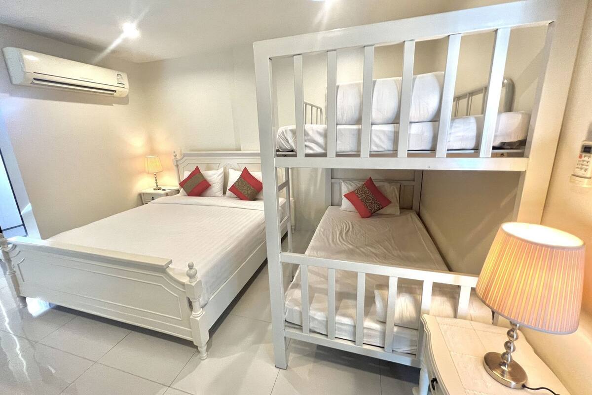 Bureau, accĂšs au Wi-Fi (inclus)