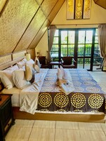 家庭套房 | 埃及棉床单、高档床上用品、迷你吧、客房内保险箱