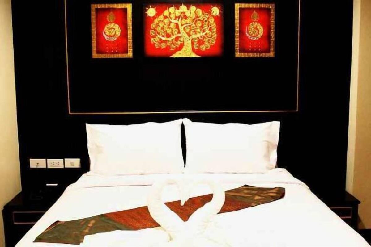 Minibar, free WiFi