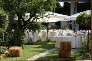 Outdoor wedding area - B&B Casa Mortarino (Bozzole)