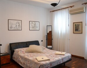 Habitación con 1 cama doble o 2 individuales, 1 habitación, no fumadores | Escritorio y wifi gratis