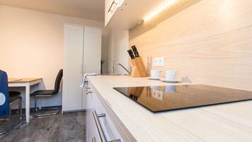 Basic-Apartment, 1 Schlafzimmer, Küche | Bügeleisen/Bügelbrett, kostenloses WLAN