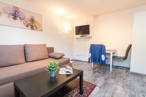 Apartamento básico, 1 quarto, cozinha | Ferros/tábuas de passar roupa, Wi-Fi de cortesia