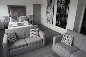 Suíte superior, vista para o mar | Wi-Fi de cortesia, roupa de cama