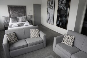 Superior Suite, Sea View | Free WiFi, bed sheets