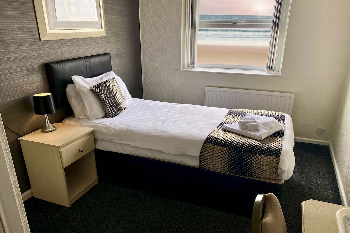 Enkeltrom – standard, sjøutsikt | Wi-fi (inkludert) og sengetøy