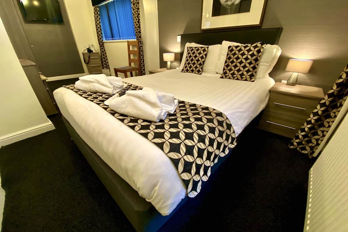 Dobbeltrom – premier | Wi-fi (inkludert) og sengetøy