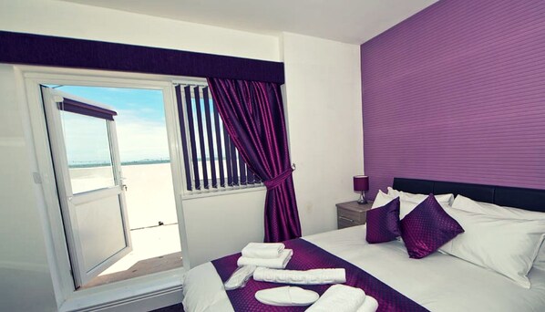 極品雙人房, 1 張標準雙人床, 陽台 | 無線上網、床單