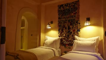 Triple Suite | Soundproofing, free WiFi, bed sheets