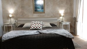 Memory foam beds, individually decorated, individually furnished - Casa Rural Arrizurieta (Bermeo)