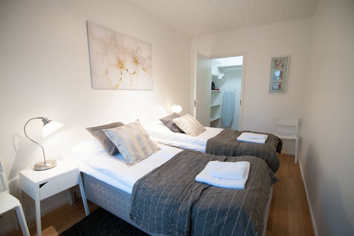 1 chambre, bureau, espace de travail pour ordinateur portable