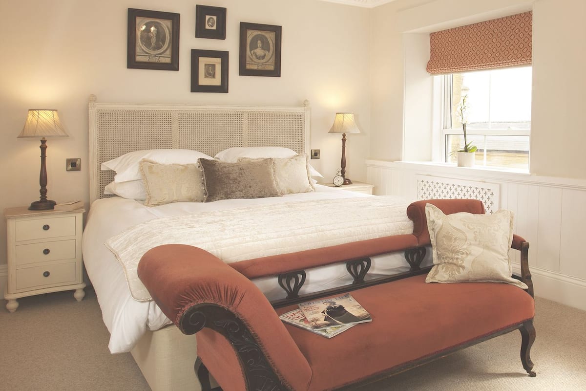 Superior Super King with a shower (Room 6) | Blackout curtains, iron/ironing board, free WiFi, bed sheets
