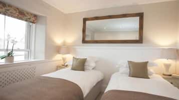 Cortinas blackout, ferros/tábuas de passar roupa, Wi-Fi de cortesia