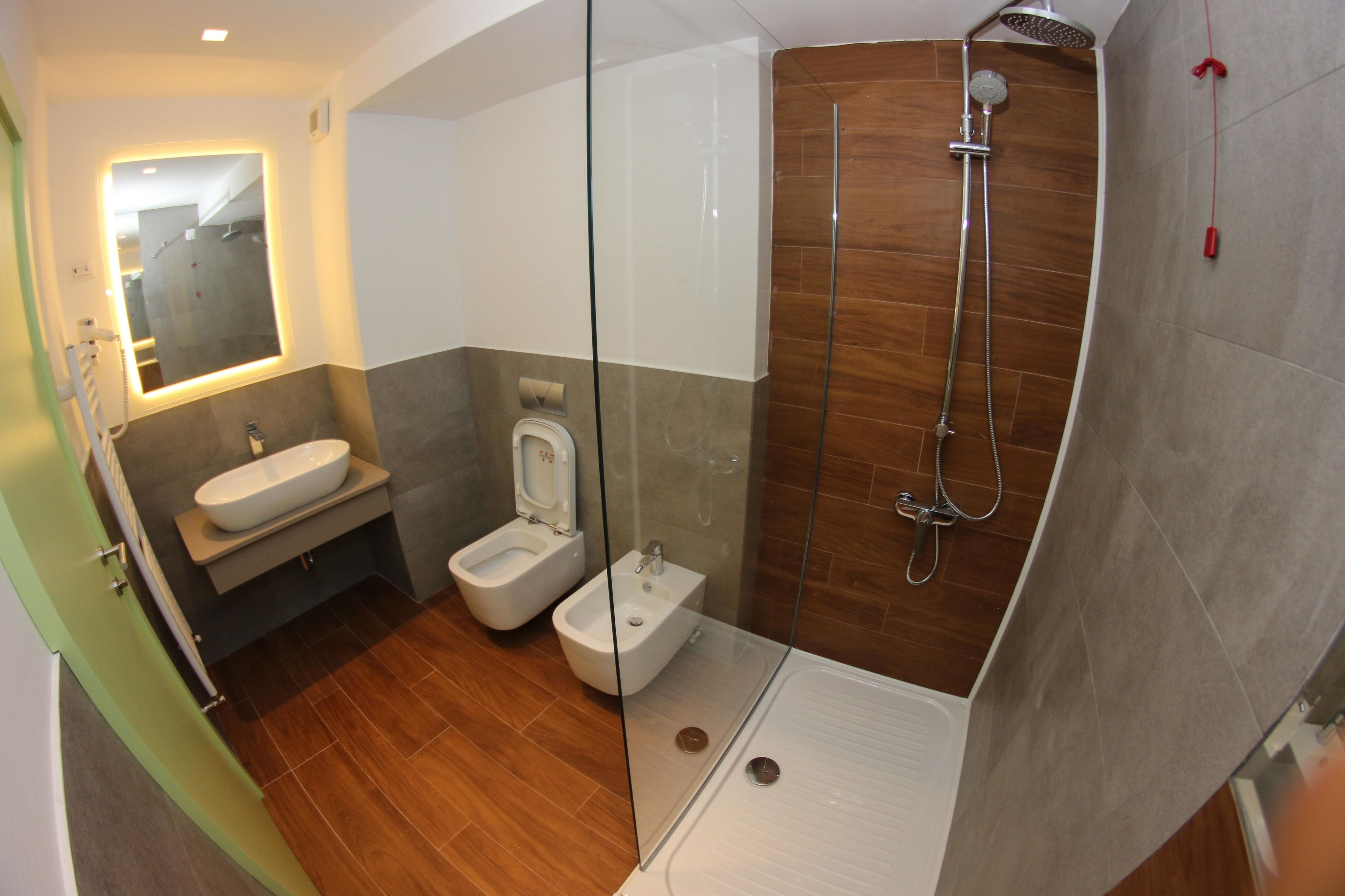 standard triple room, 1 bedroom, accessible | bathroom | shower, designer toiletries, hair dryer, slippers