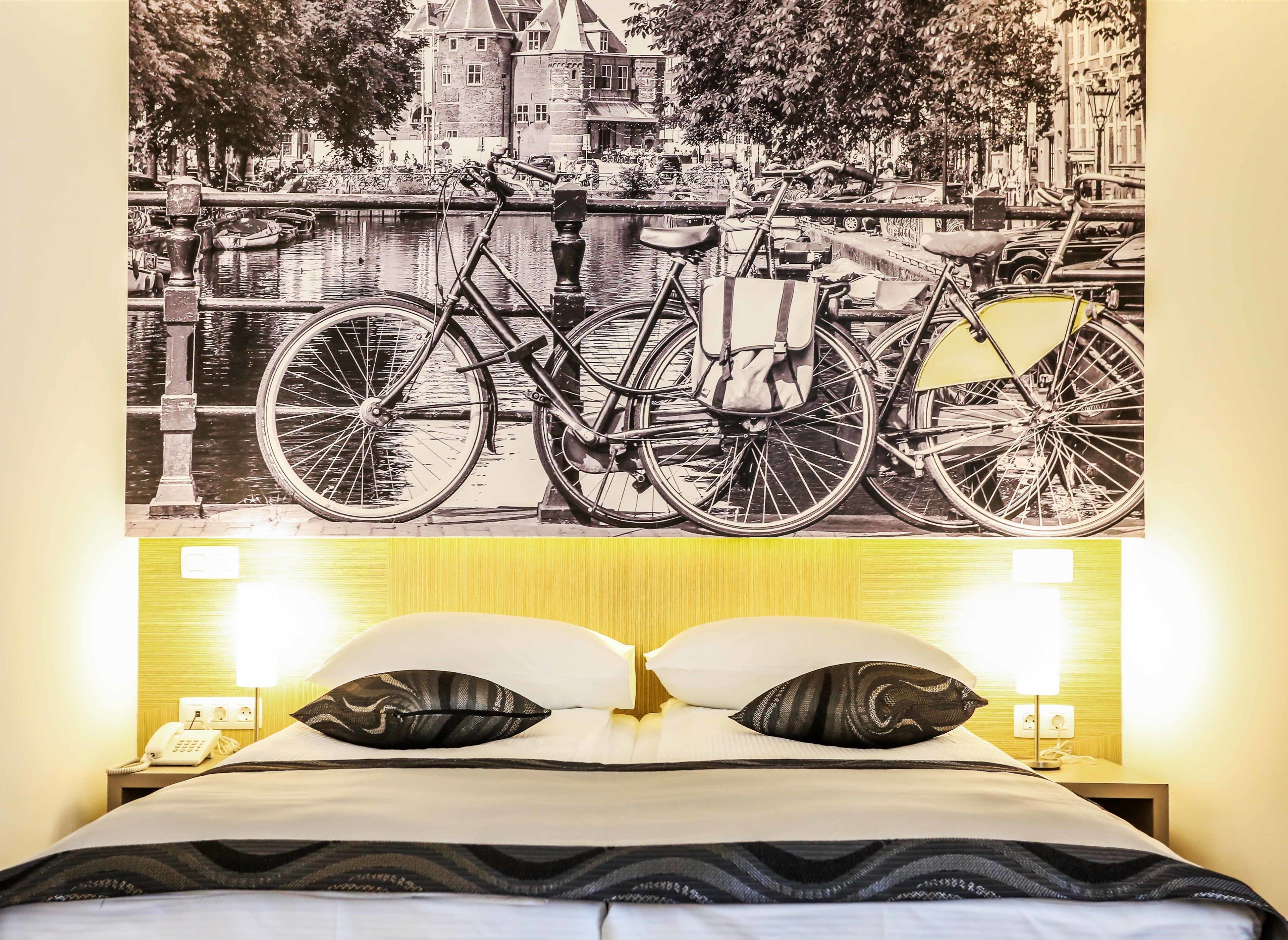 minibar, in-room safe, desk, laptop workspace