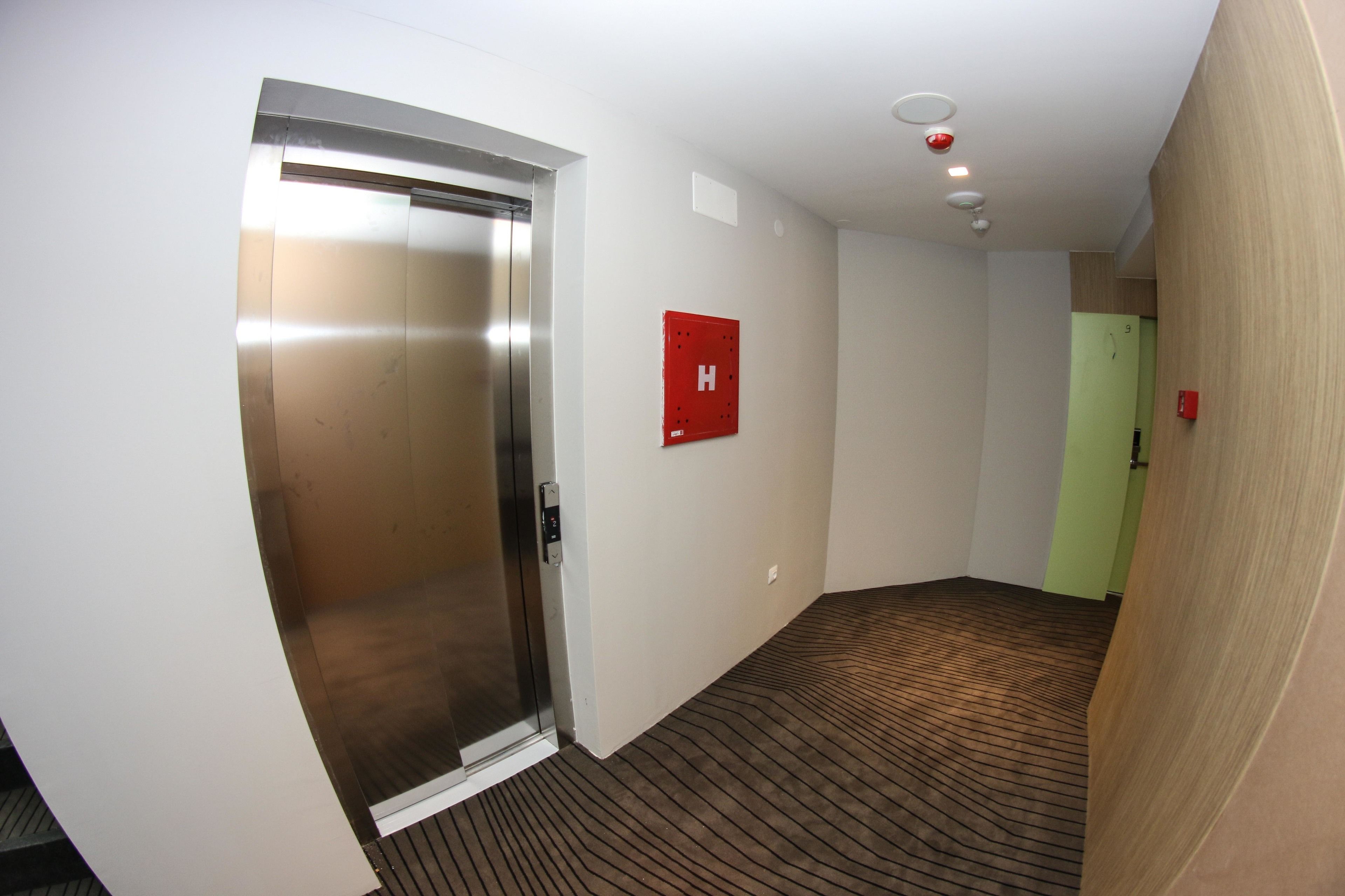 minibar, in-room safe, desk, laptop workspace