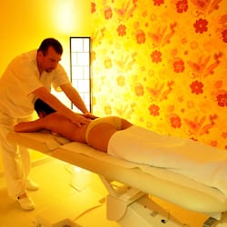 Sauna, Whirlpool, Körperbehandlungen, Ganzkörperwickelbehandlung