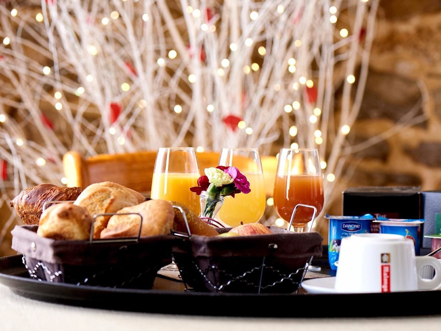 breakfast, lunch, dinner served; french cuisine