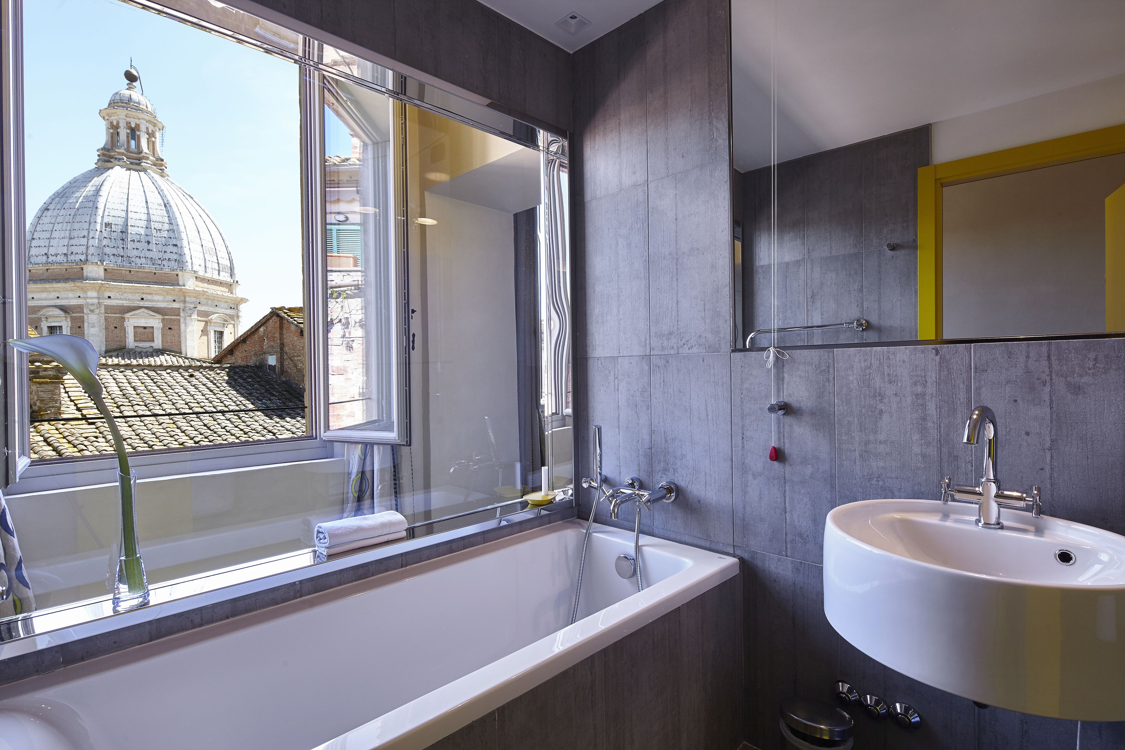 panoramic suite (luxury) | bathroom | eco-friendly toiletries, hair dryer, bathrobes, bidet