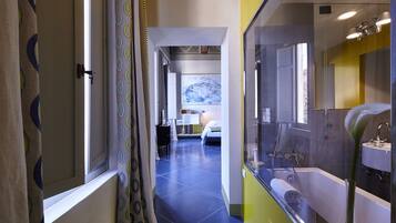 Suíte panorâmica (Luxury) | Roupas de cama premium, edredons de pluma