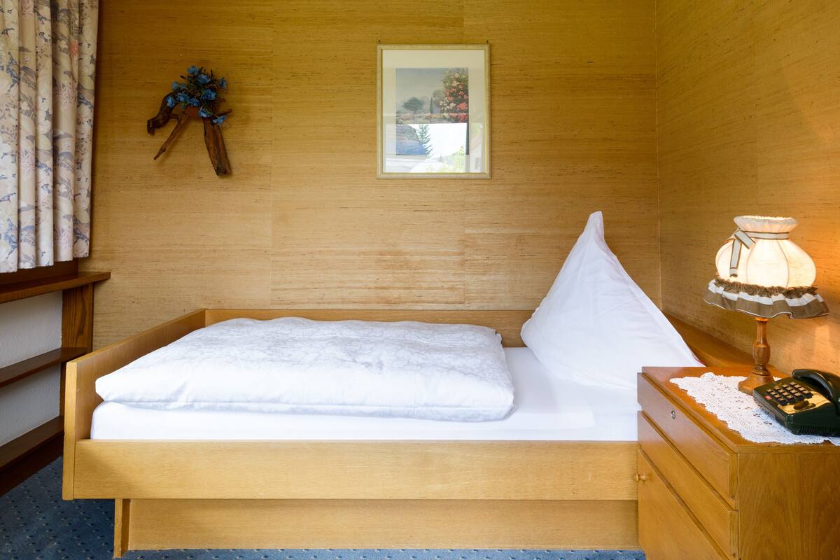 Comfort Single Room | Desk, free WiFi
