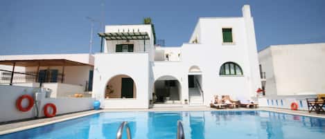 Estudio (Without Balcony) | Exterior