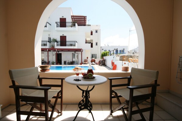 Terrace/patio - Aegeon Apartments (Naxos)