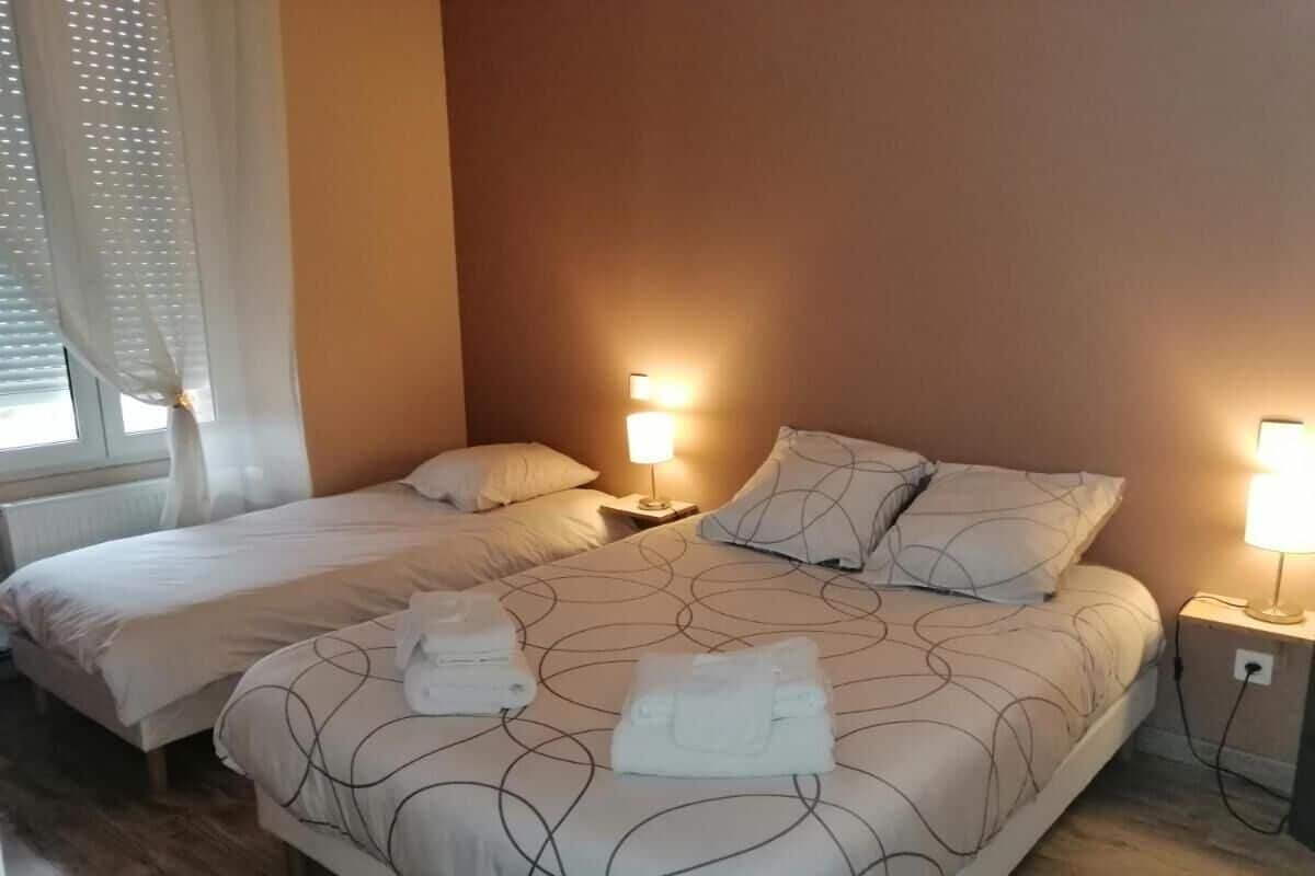Bureau, Wi-Fi gratuit, draps fournis