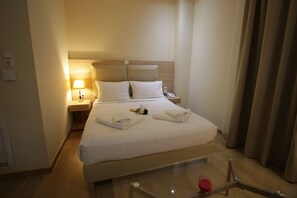 Soundproofing, iron/ironing board, free WiFi, bed sheets - Elikon Hotel (Athens)
