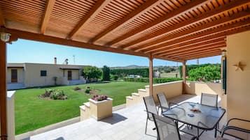 Comfort Cottage, 3 Bedrooms | Terrace/patio