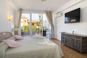 Een kluis op de kamer, een bureau, gratis babybedden