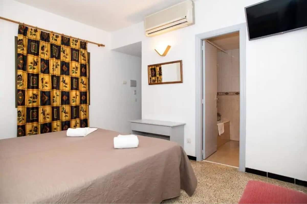 Economy Twin Room