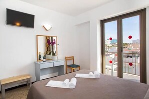 In-room safe, desk, free cots/infant beds, rollaway beds - Hotel Villa Barbara (Santa Margalida)