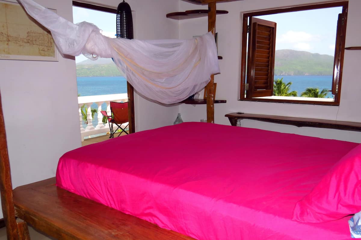 Tripla Deluxe, letti multipli, balcone, vista oceano (Suite No.4) | Con stile personalizzato, ferro/asse da stiro, Wi-Fi gratuito, lenzuola