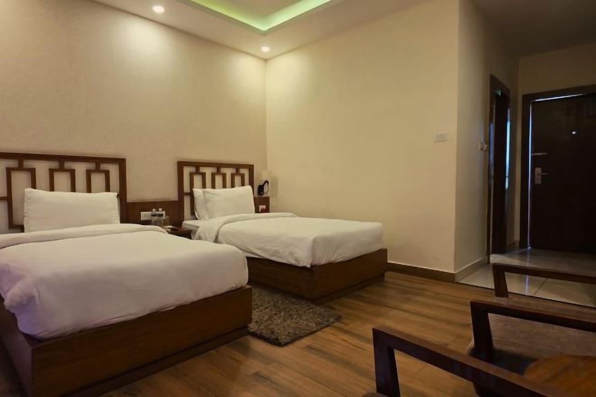 In-room safe, desk, laptop workspace, iron/ironing board