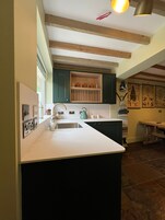 Family Cottage, Ensuite (Cottage 17,  next door ) | Shared kitchen | High chair