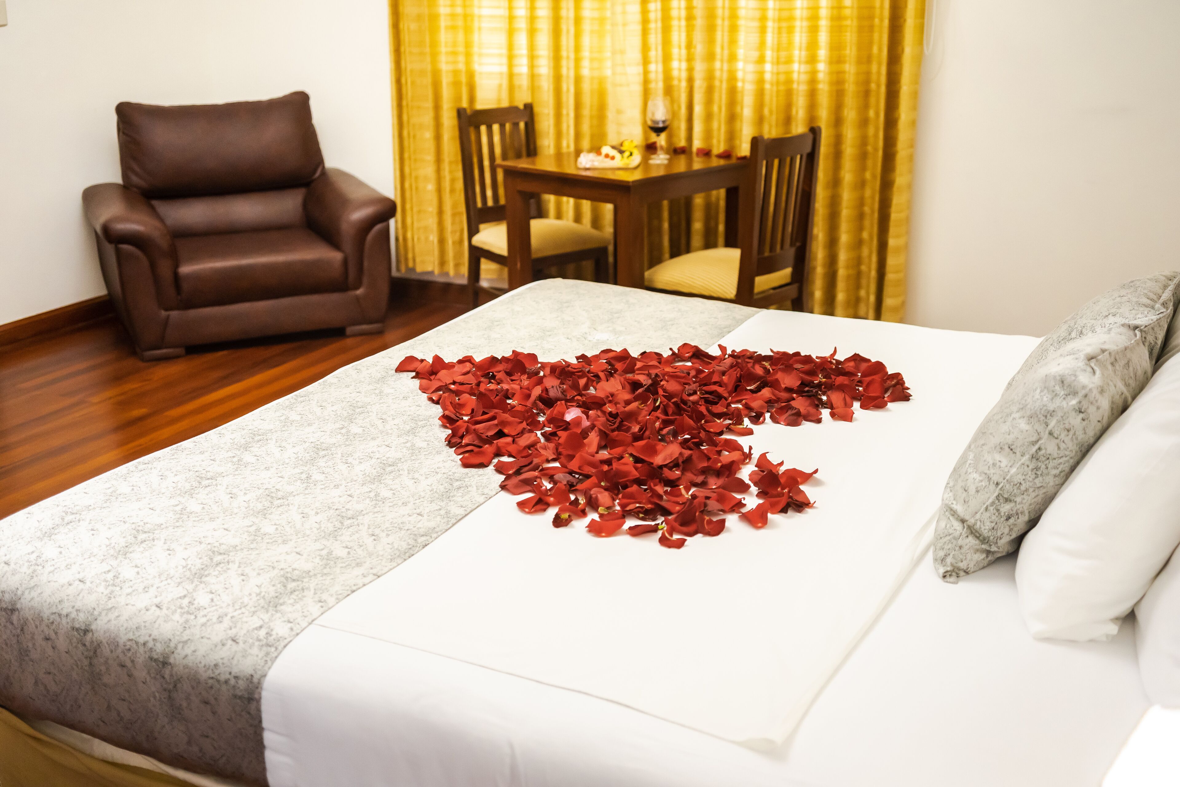 superior suite, 1 king bed | 1 bedroom, down duvets, minibar, desk