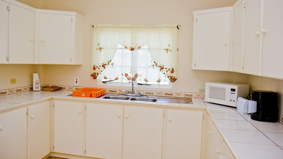 Port of Spain Breezy Guest Apartment